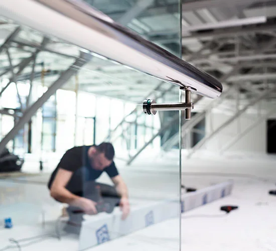 Golden Glades, FL highly skilled glass repair technicians